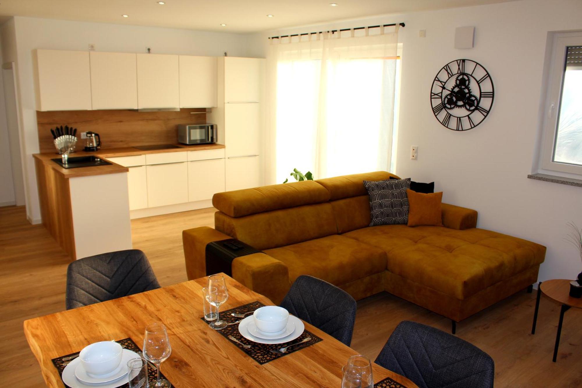 Apartment Mit Voll Ausgestatetter Kueche, Badewanne, Balkon, Parkplatz Vor Dem Haus, Ruhig Gelegen, Ada4 Kulmbach Dış mekan fotoğraf